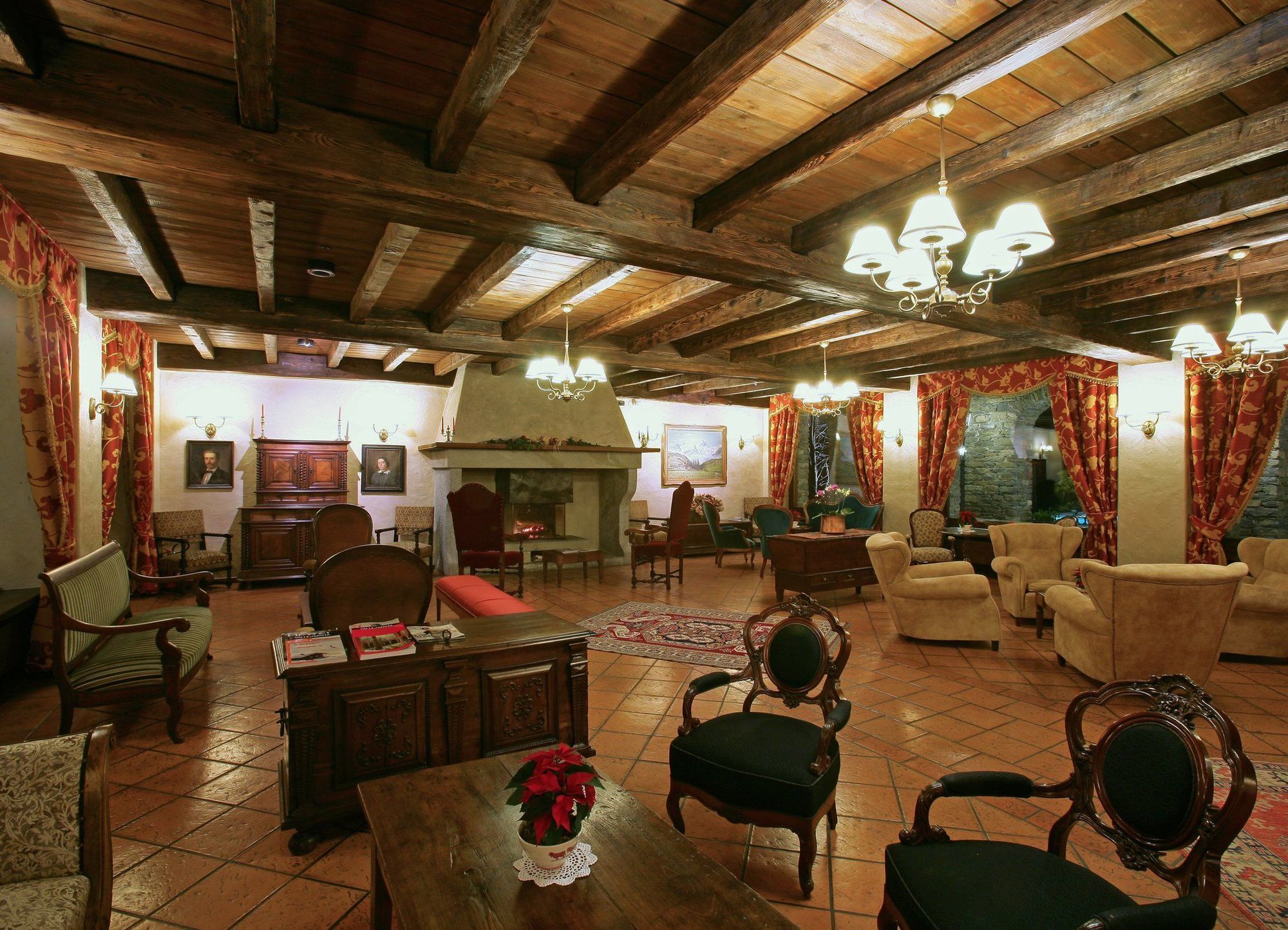 Relais Mont Blanc Hotel & Spa La Salle Interno foto