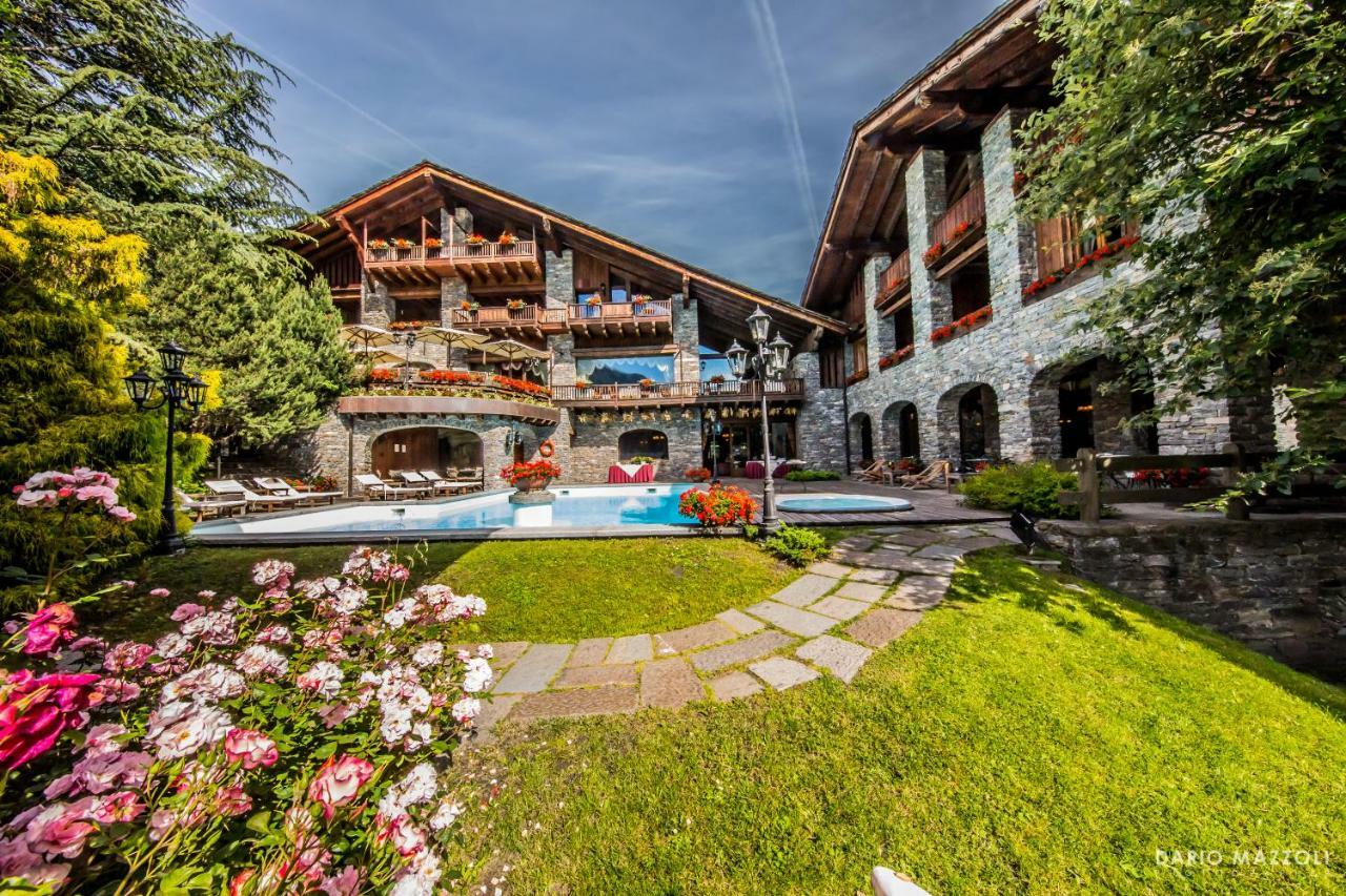 Relais Mont Blanc Hotel & Spa La Salle Esterno foto