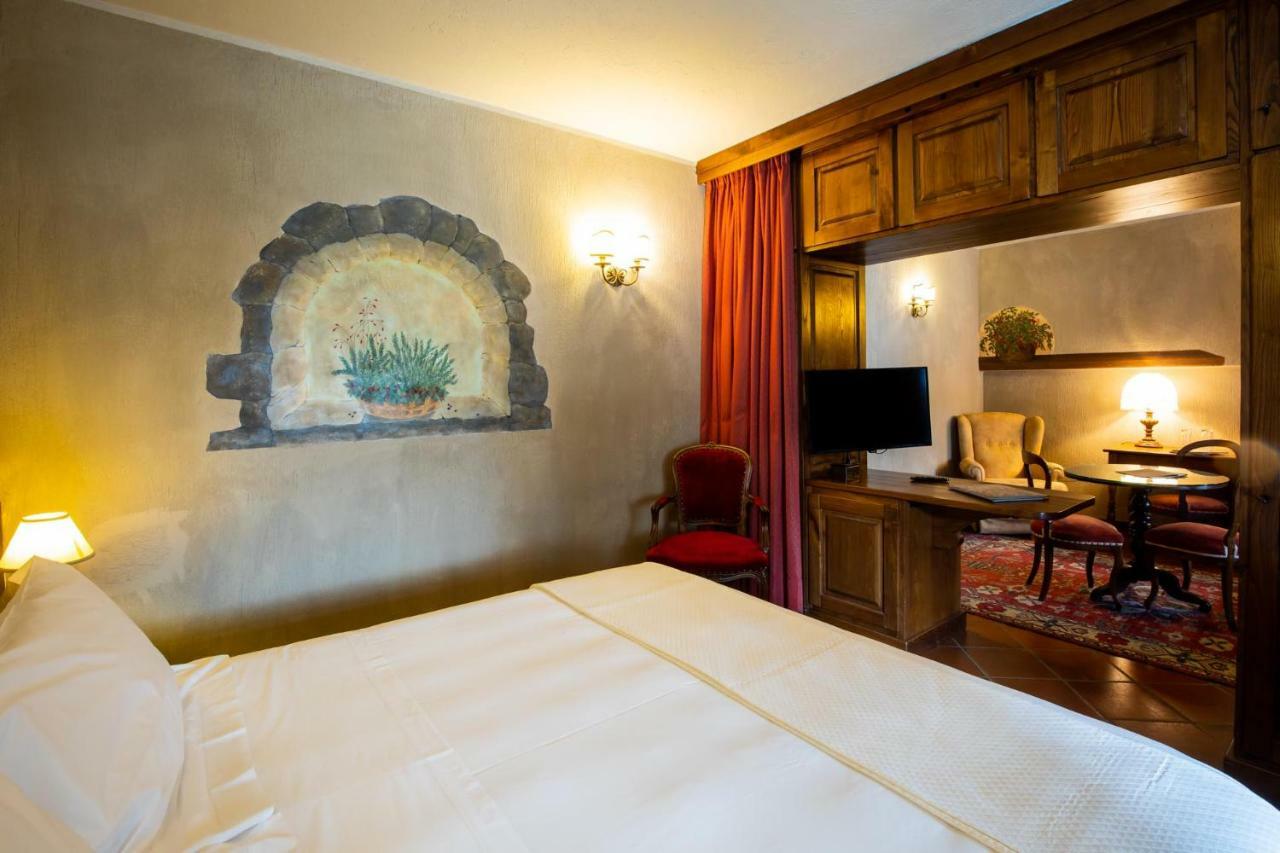 Relais Mont Blanc Hotel & Spa La Salle Esterno foto